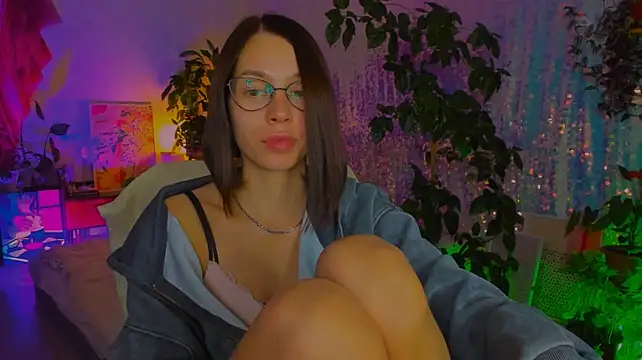 poli__ live cam on StripChat