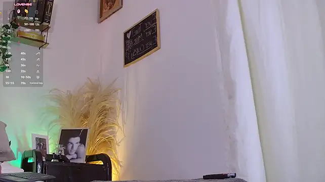 VicenteFerrer live cam on StripChat