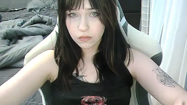 BodyEva live white cam