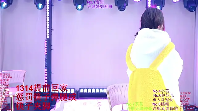 Luckybaby-001 live cam on StripChat