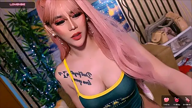 AngelicKatEscape live cam on StripChat