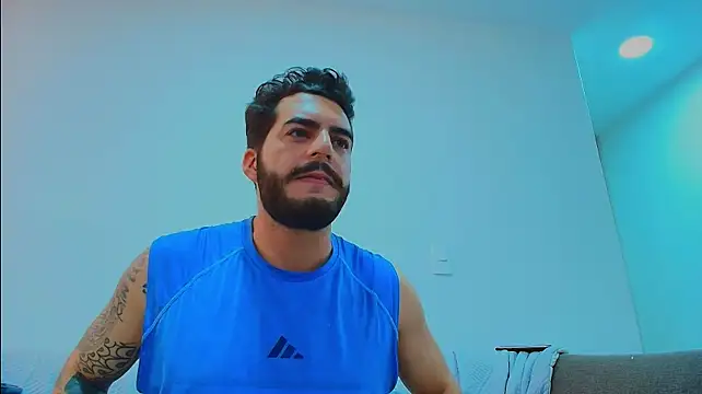 thomas_gun live cam on StripChat