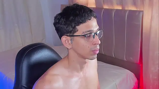 Mheysam_Youngerx live cam on StripChat