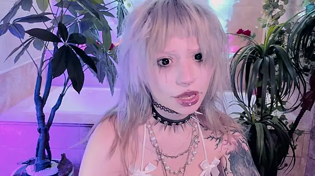 EffieRay live cam on StripChat