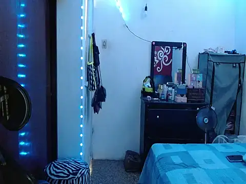 xBonyxx live cam on StripChat