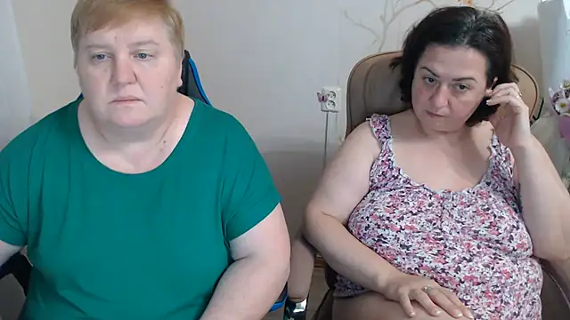 lindy-jeanie (G milf) - lick pussy and ass blonde