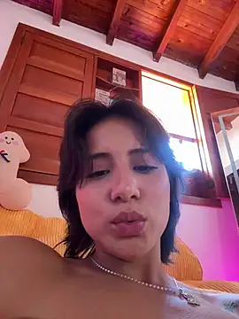 Ale_Lewis webcam