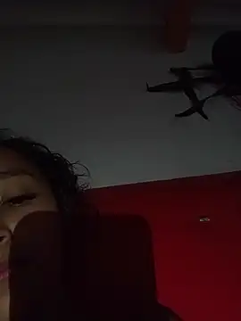 bella_chocolate live cam on StripChat