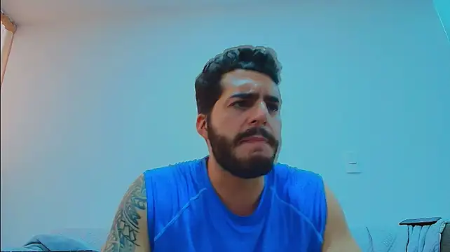 thomas_gun live cam on StripChat