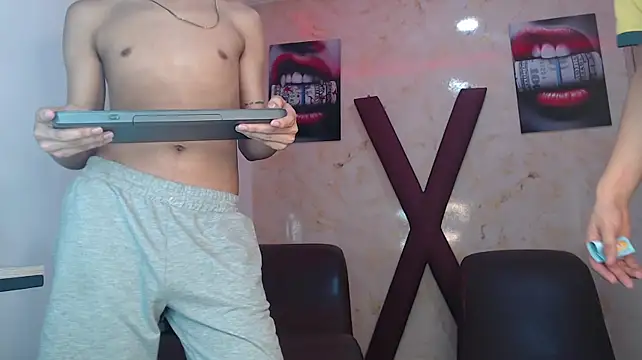 KING_OFF_BOYS live cam on StripChat
