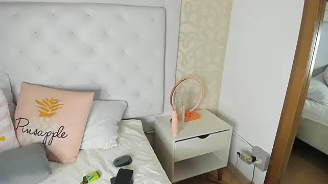 tiare_hunt live cam on StripChat