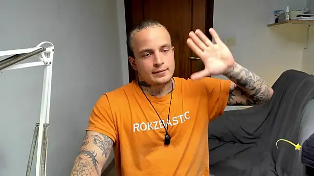 layneinchains live cam on StripChat