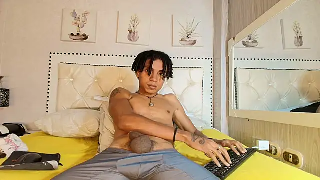 molsa09 live cam on StripChat