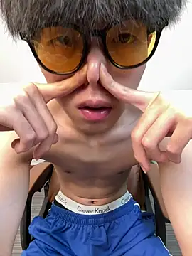 YT_11 live cam on StripChat