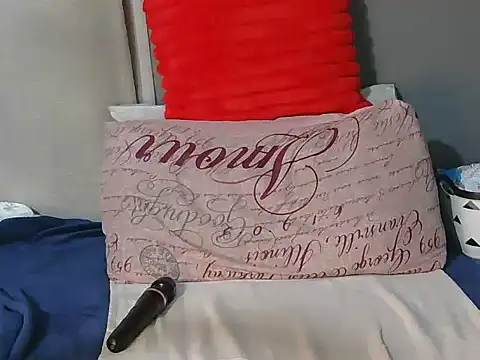 Cherrydollx live cam on StripChat