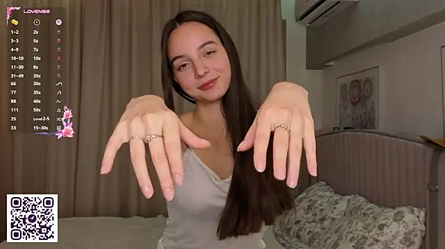 MaraMillis live cam on StripChat