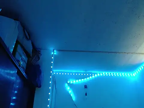 xBonyxx live cam on StripChat