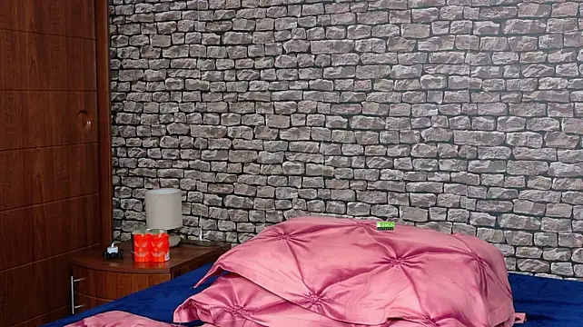 CuteBlondeMe live cam on StripChat
