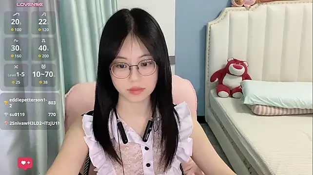 Luna-666 live cam on StripChat
