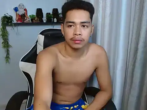 curlyasian_njxx