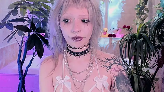 EffieRay live cam on StripChat