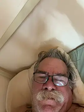 Caesar_Baxter webcam
