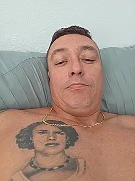 DoggiiDick live cam on StripChat