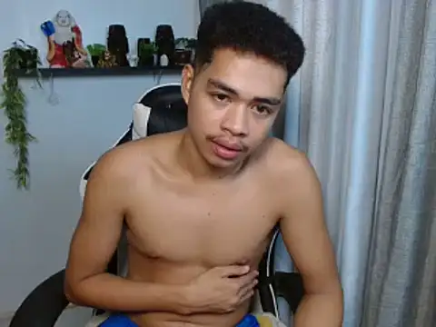 curlyasian_njxx