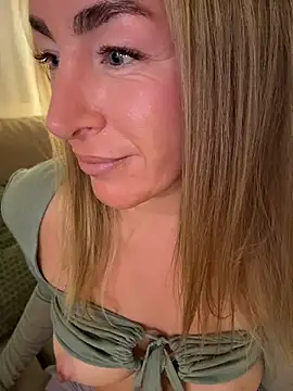 christinasiemone (F milf) - MY BOOBS IN YOUR FACE