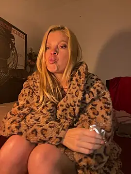 DivaVonTease live cam on StripChat