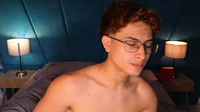 Aaron_Eze live sex cam