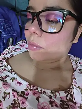 Eimy__saenz live cam on StripChat