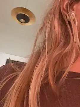 SophieeCharm live cam on StripChat
