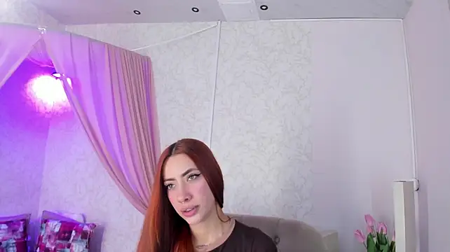 LolaGray__