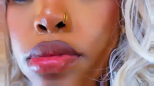 TiannahGlow