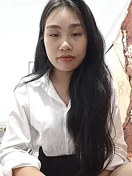 Emma-18t live cam on StripChat