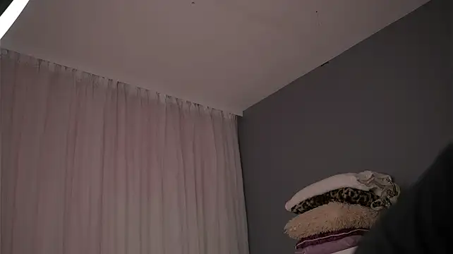 ElanaSandy live cam on StripChat
