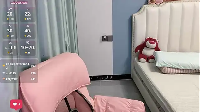 Luna-666 live cam on StripChat