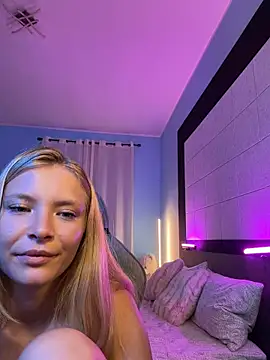 AnastasiaAniess live cam on StripChat