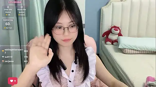 Luna-666 live cam on StripChat