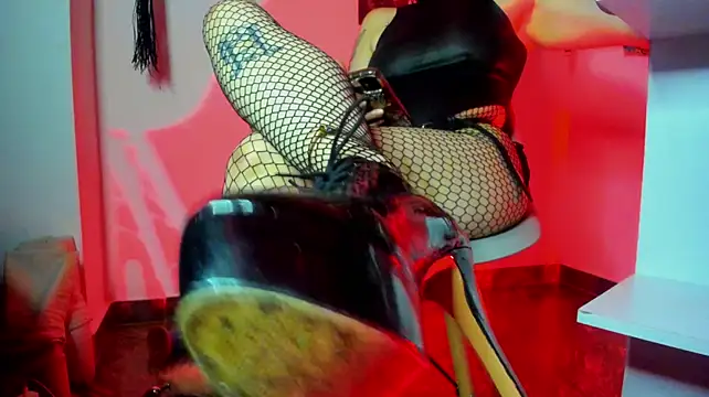 madame_ibby live cam on StripChat