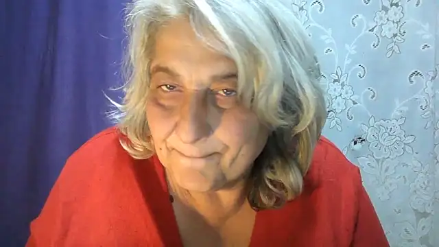ExquisiteMature live cam on StripChat