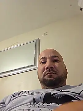 FrozeShave on Stripchat