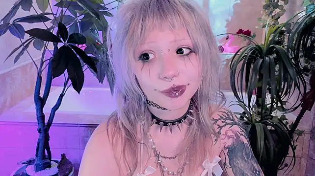EffieRay live cam on StripChat
