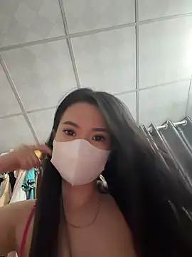 Lunababy668 live cam on StripChat