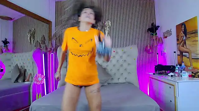 PlayfulShow live cam on StripChat