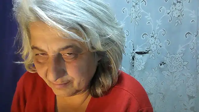 ExquisiteMature live cam on StripChat