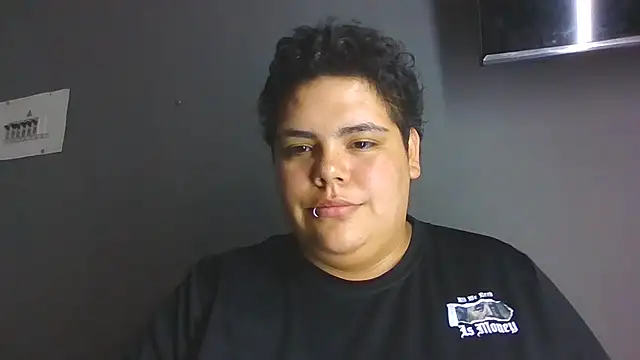 Hailey_Curvy