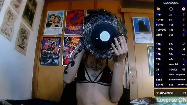 plutonbluemooon333 live cam on StripChat