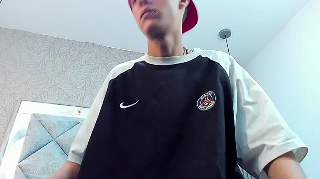 MikeHunteer live cam on StripChat